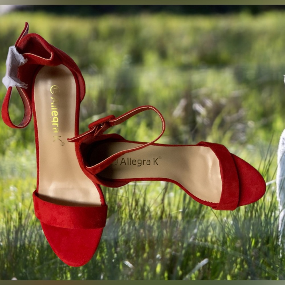 NWOT. Allegra K Women's High Chunky Heel Buckle Ankle Strap Sandals